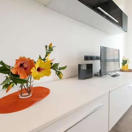 Apartment 340 - Casa La Gemma, 8 Minuti Da E Mare - Nuovo E Ristrutturato *